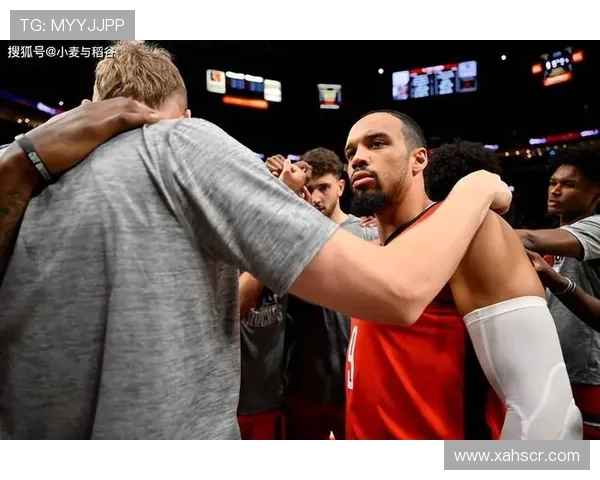 阿门谈双塔阵仍在磨合期强调以进攻流畅运转为核心目标